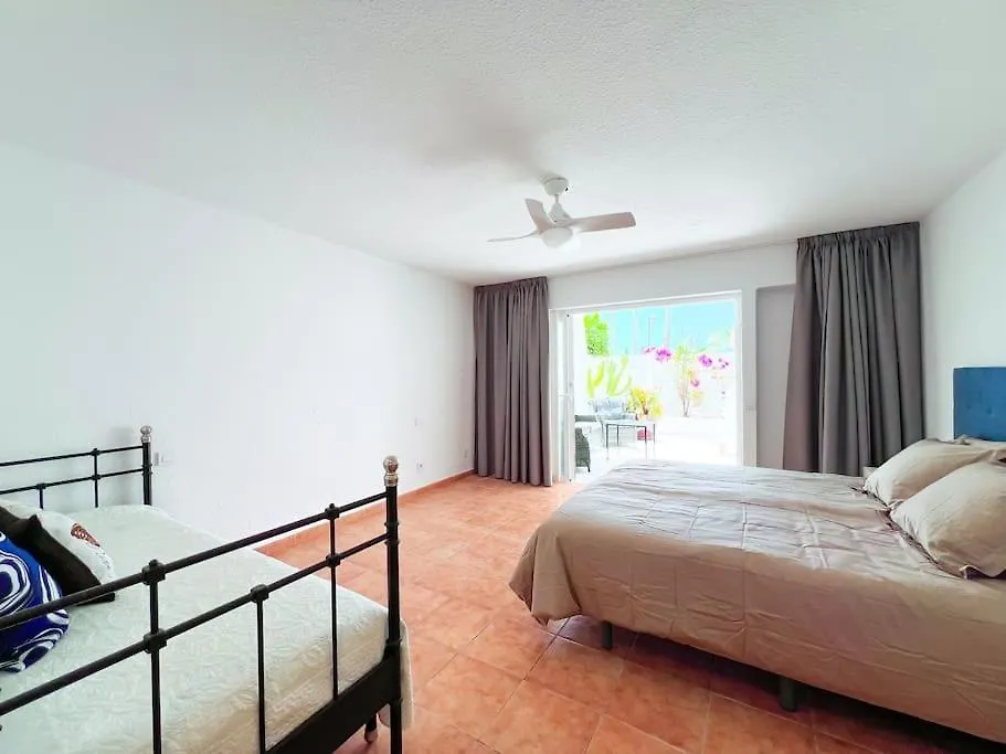 아데제 Ocean View Duplex - Club Atlantis In Puerto Colon Se16 빌라 펜션